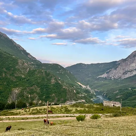 Lekbibaj View Pensión *