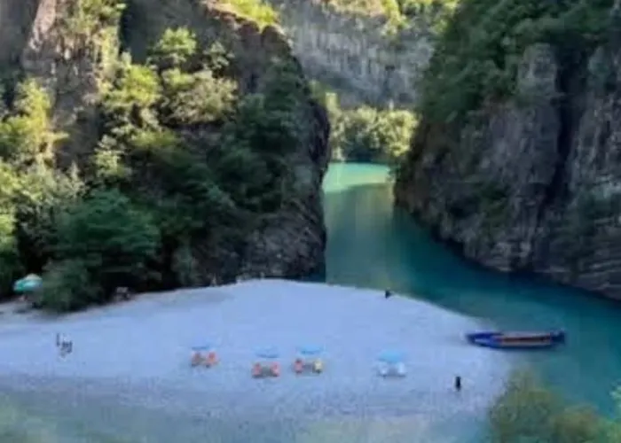 Lekbibaj View Pensión *