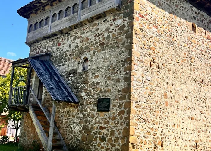 Lekbibaj View Pensión