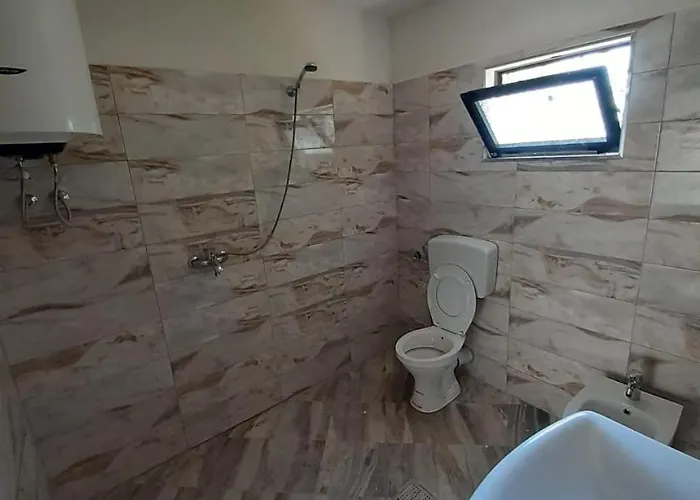 Lekbibaj View Pensión *